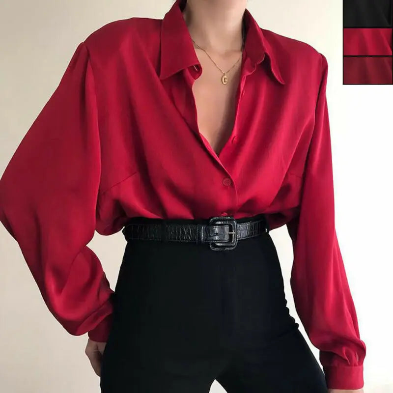 Camisa feminina com botões e gola virada para baixo