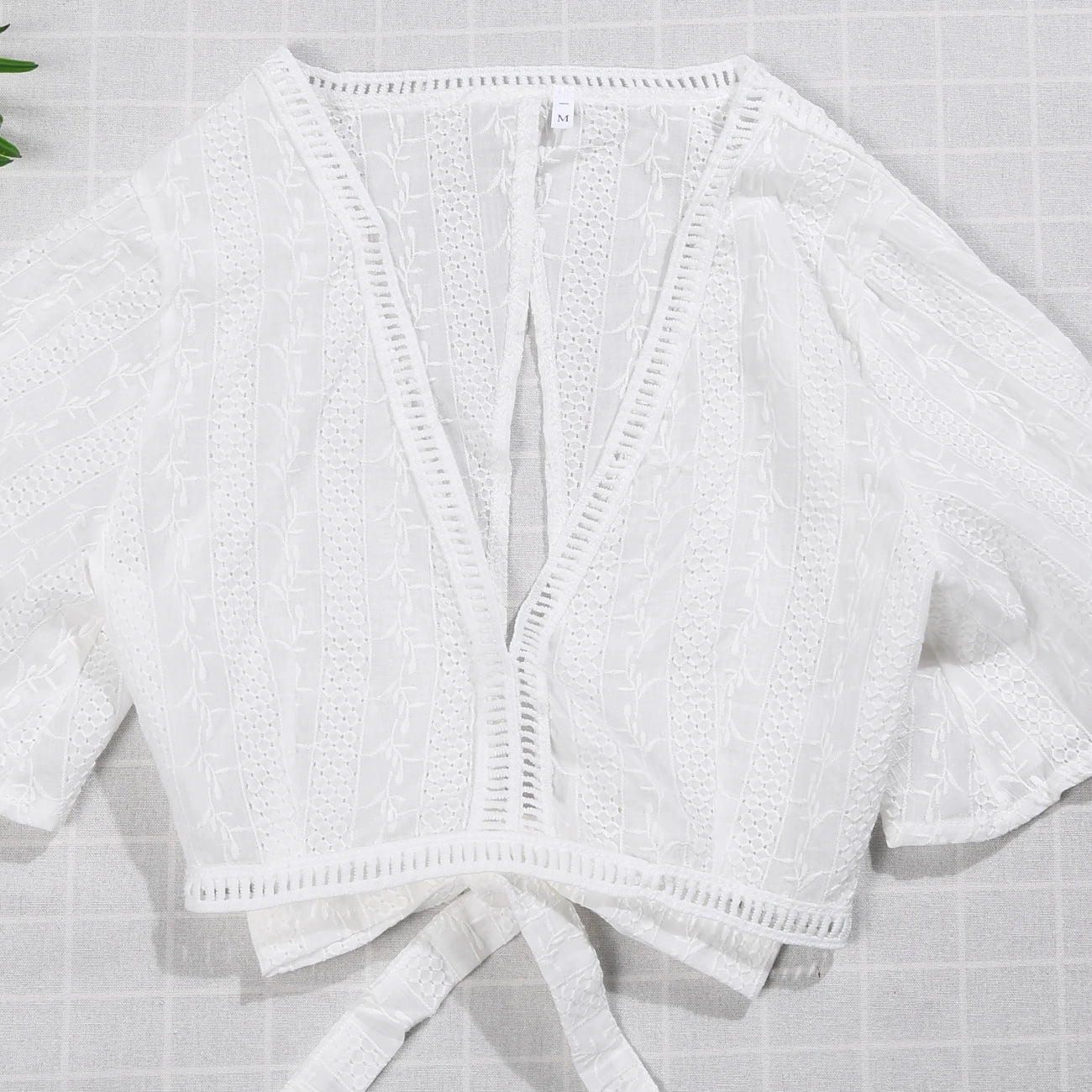 Blusinha estilo cropped manga curta