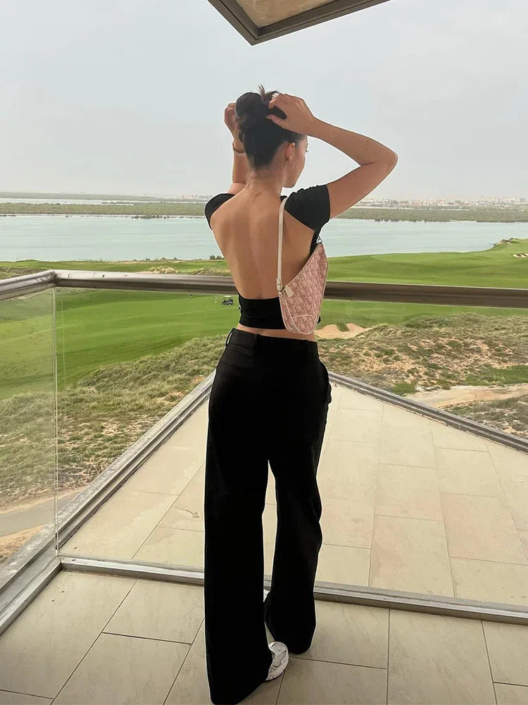 Blusinha feminina aberta nas costas manga curta