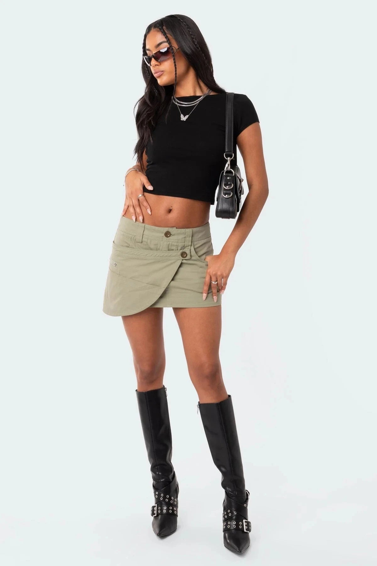 Blusinha feminina aberta nas costas manga curta