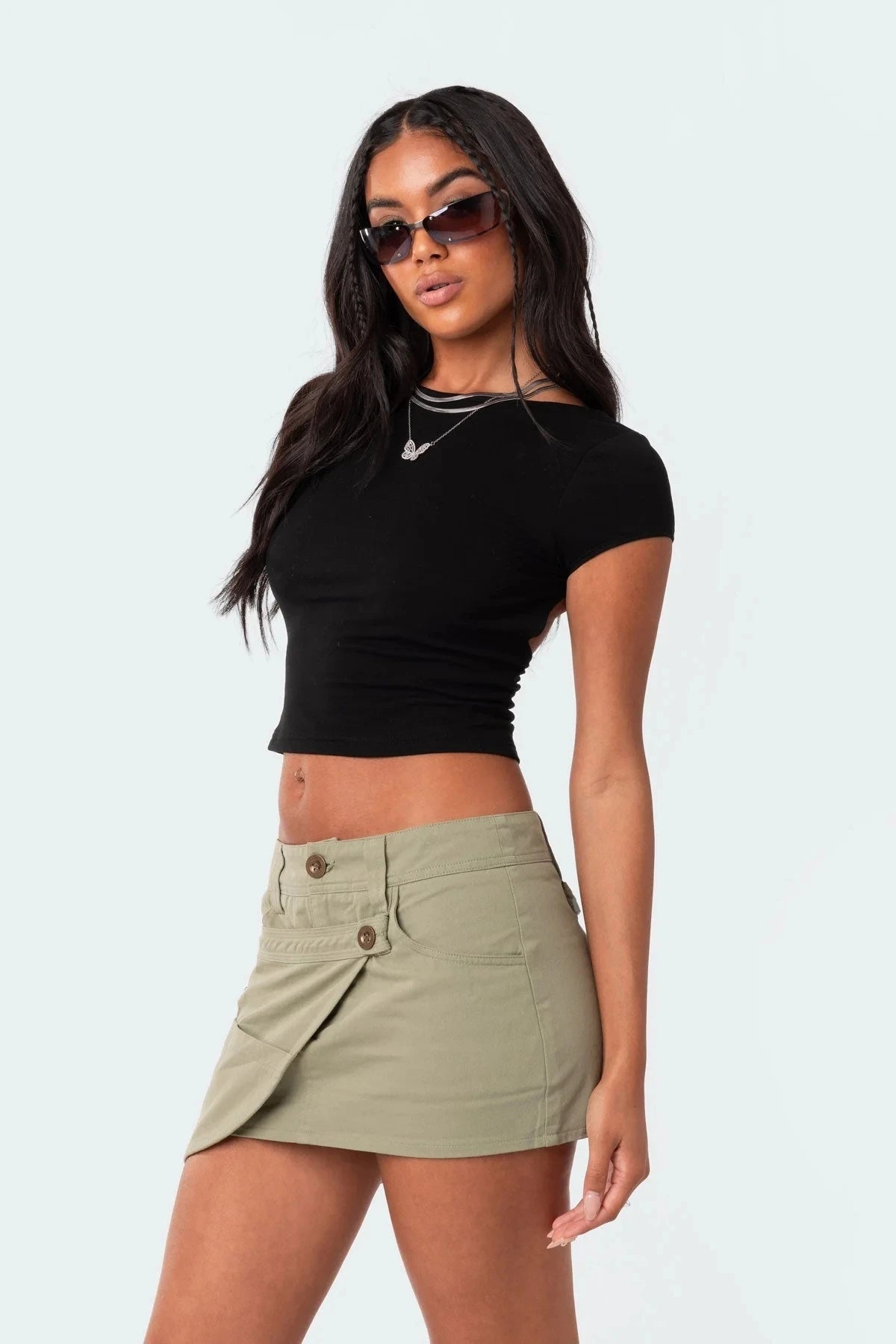 Blusinha feminina aberta nas costas manga curta